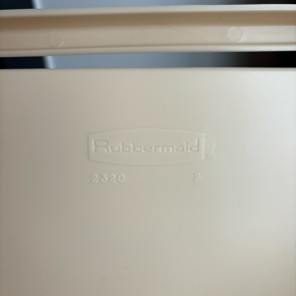 Vintage Rubbermaid Clean Up Caddy - Picture 7 of 11